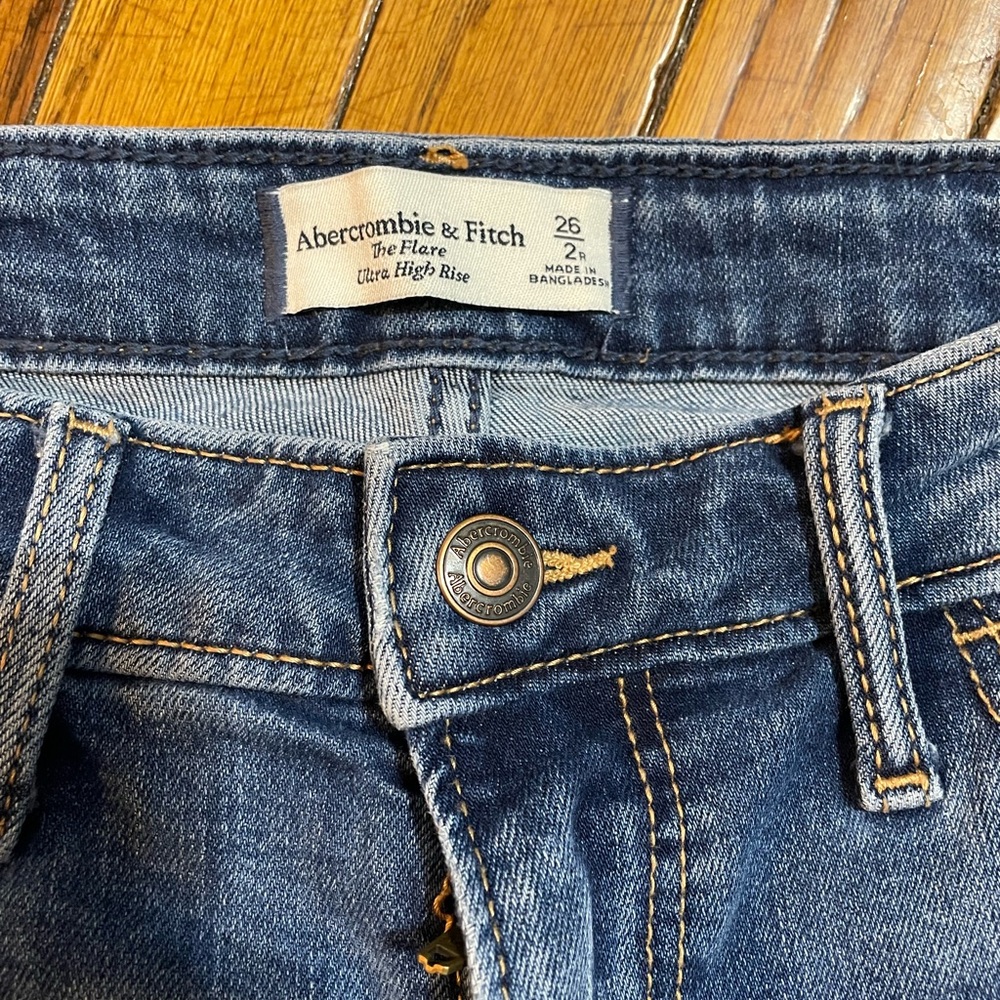Abercrombie The Flare Ultra High Rise Jeans | women’s size 26 (2) regular - Picture 4 of 5